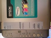 принтер EPSON черно-белый цветной 